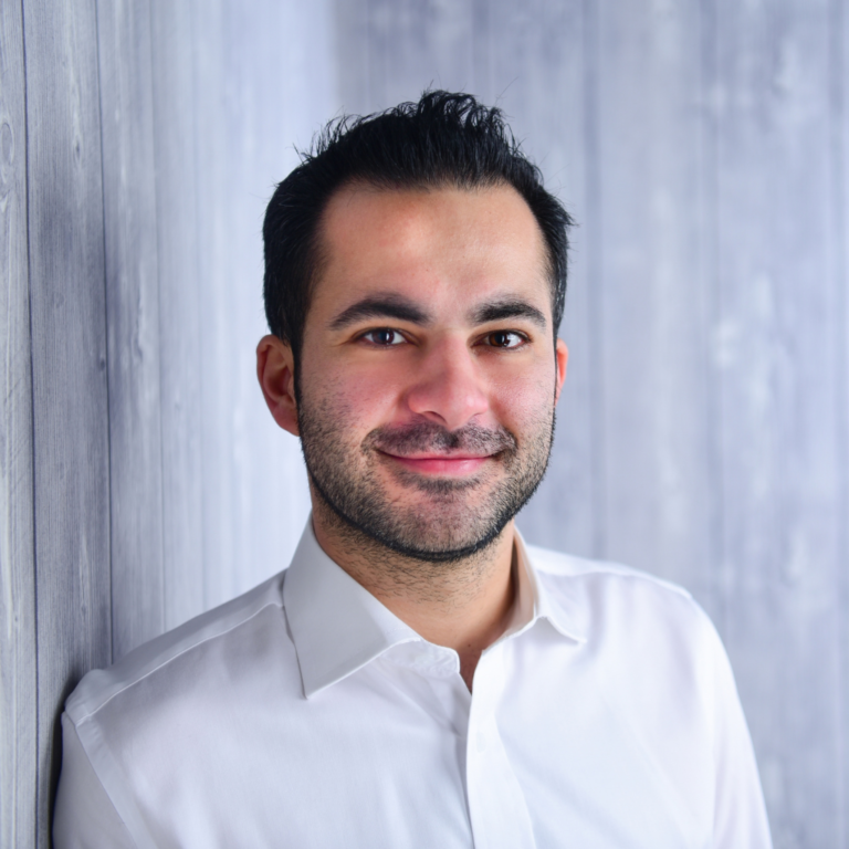 übermich-finaler-entwurf - Hamed Farhadian Hamed Farhadian