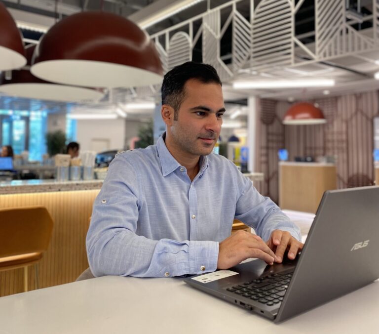 übermich-finaler-entwurf - Hamed Farhadian Hamed Farhadian SEO Experte